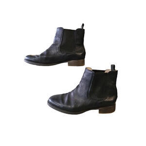 Clarks Women's Black Chelsea Boots Sz 5